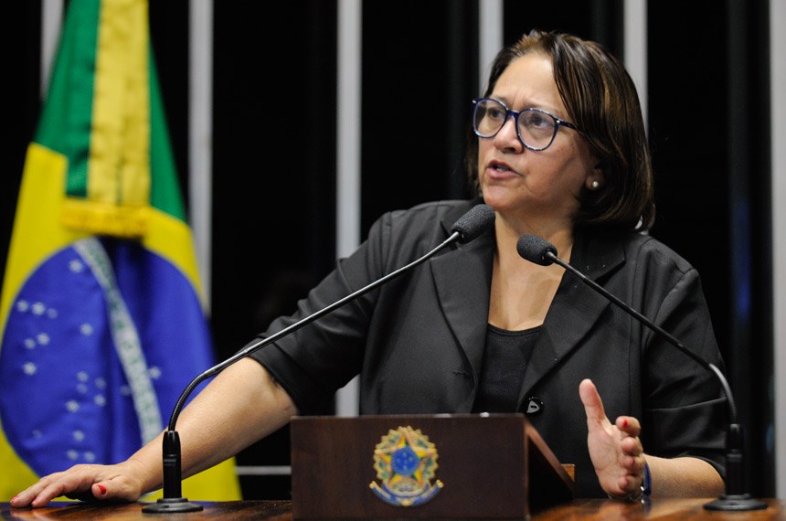 Image result for foto recente da senadora Fatima bezerra pt