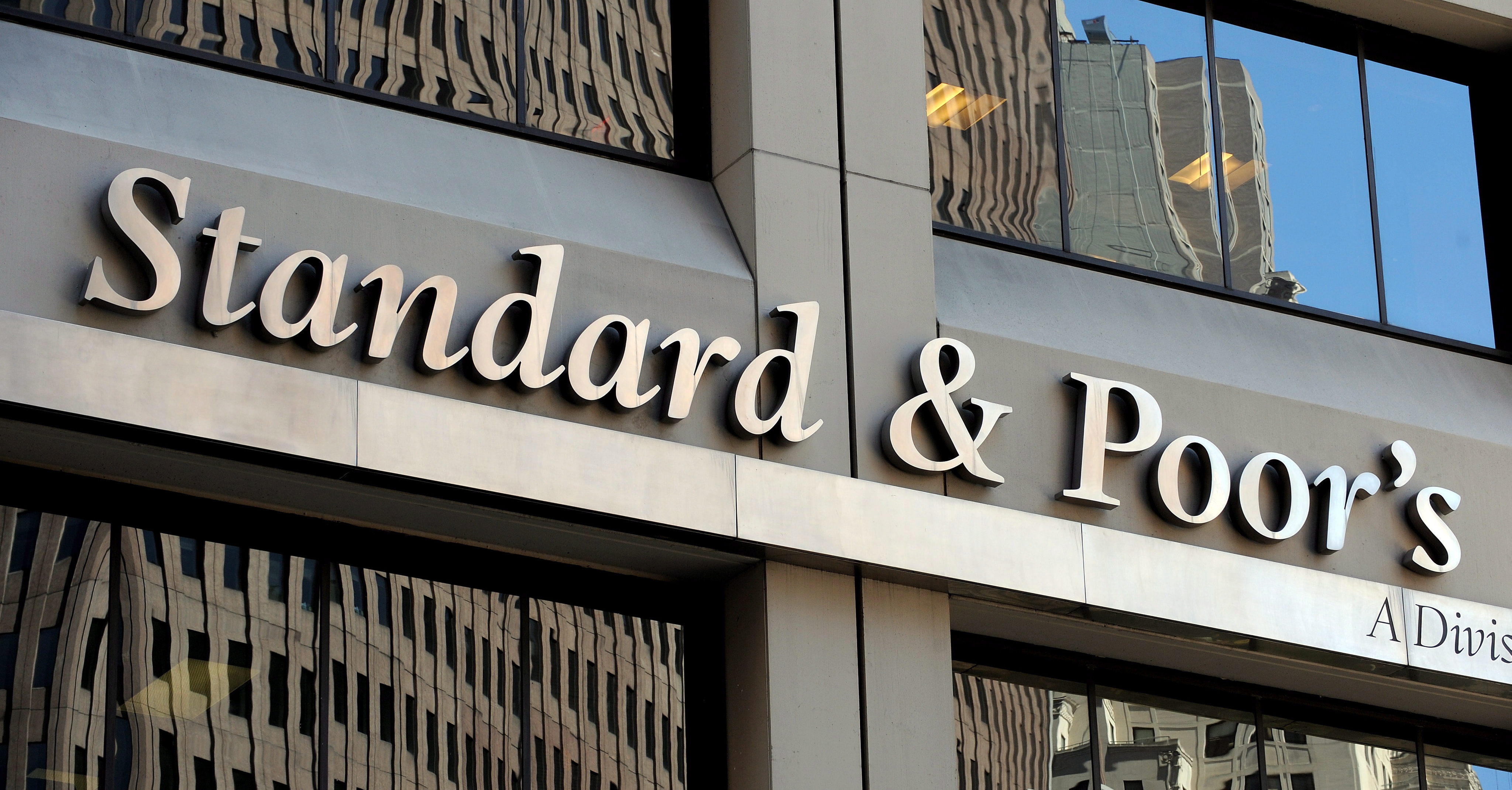 Deputados questionam credibilidade da Standard & Poor’s para rebaixar Brasil