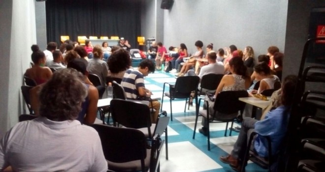 Coletivo da periferia se organiza para impedir golpe