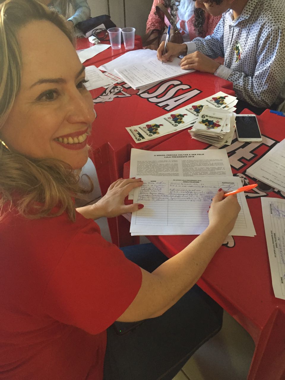 Deputada Adriana Accorsi e lideranças votam em Goiânia (GO)